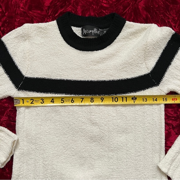 Vintage Accomplice Cropped Crew Neck Sweater - Picture 8 of 10